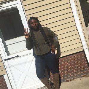 Meet your Posher, Lanajah